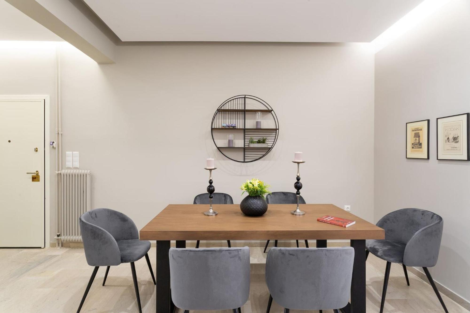 Deluxe 3-Bdrm Urban-Industrial Apt At Acropolis Ateny Zewnętrze zdjęcie
