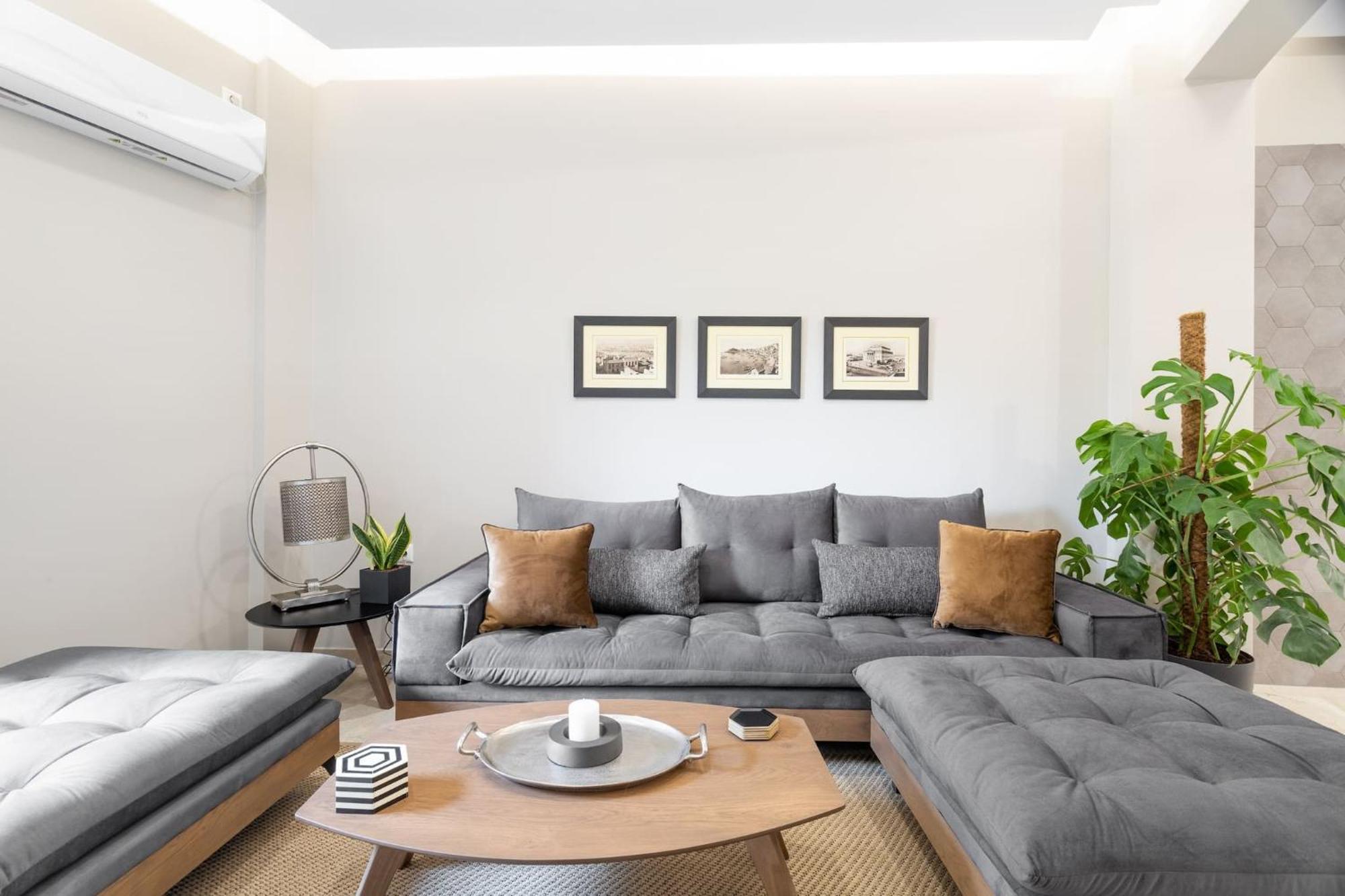 Deluxe 3-Bdrm Urban-Industrial Apt At Acropolis Ateny Zewnętrze zdjęcie